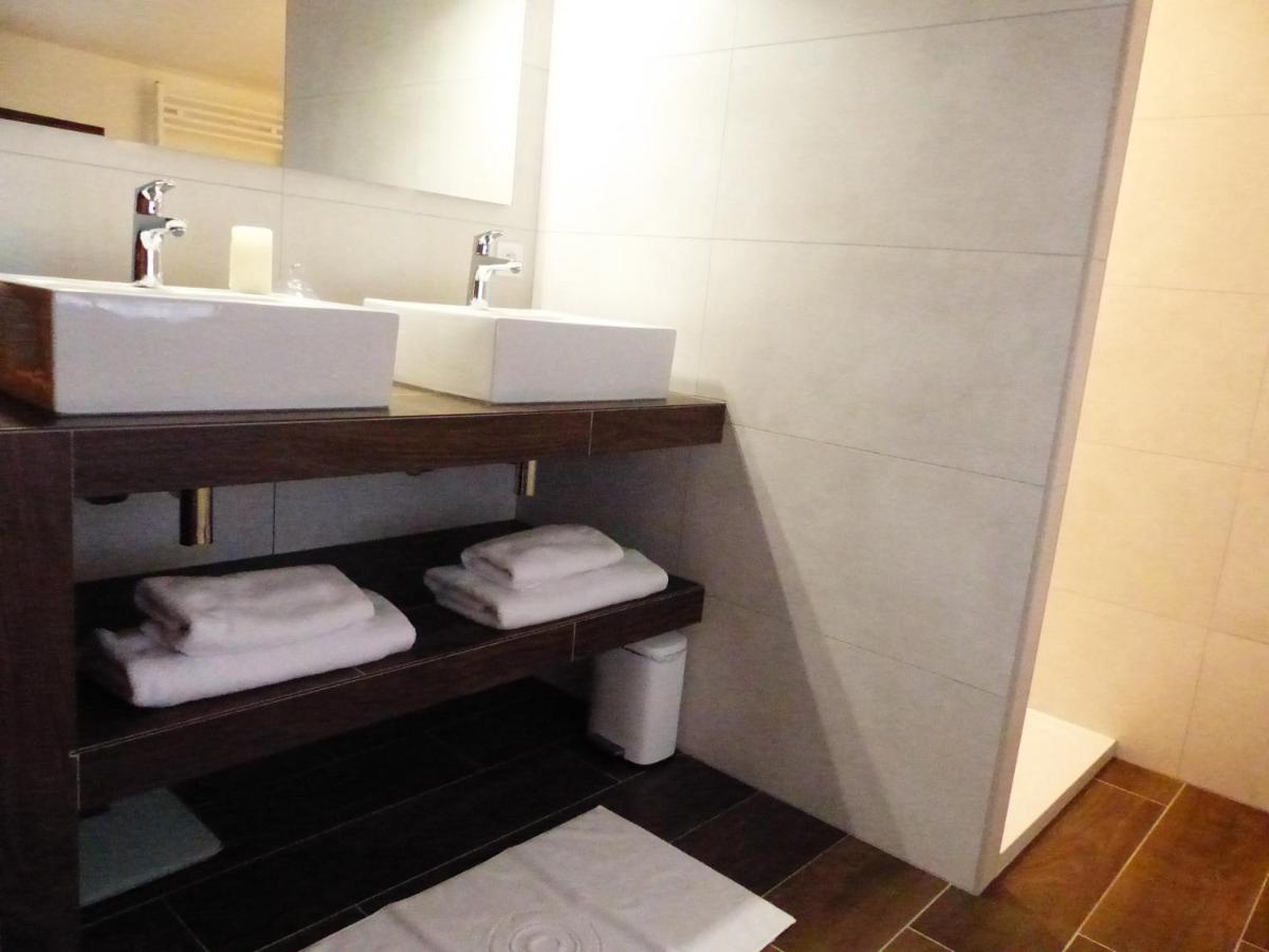 Le Cellier De Beaulieu, Au Pied De La Cite, Maison De Vacances Avec Climatisation Et Jacuzzi Carcassonne Exteriör bild